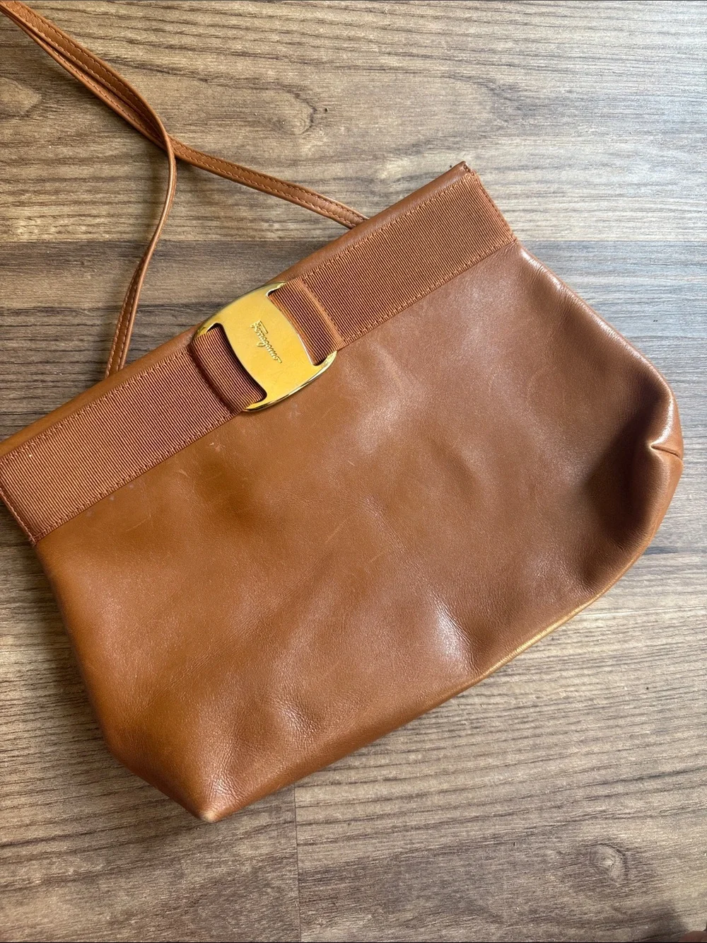 Vintage Salvatore Ferragamo Vara Brown Leather Shoulder Crossbody Bag D 21 0588